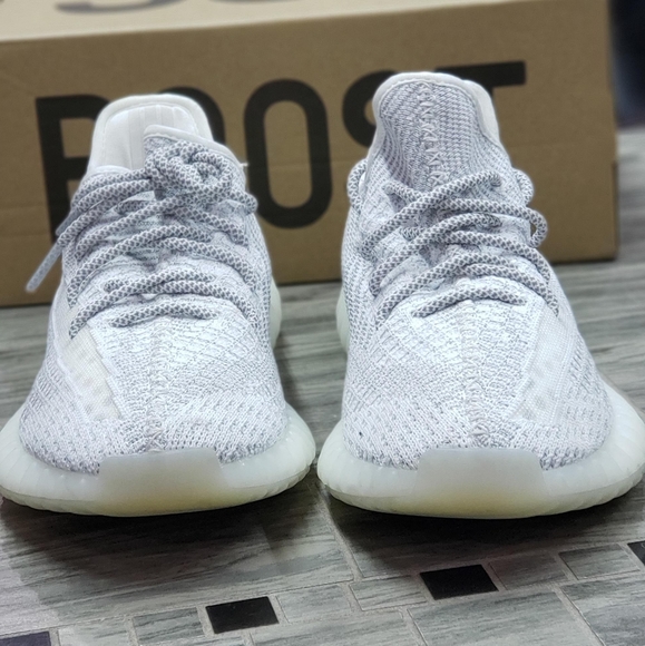 Yeezy Boost 350 v2 “Static Reflective” - Picture 6 of 8